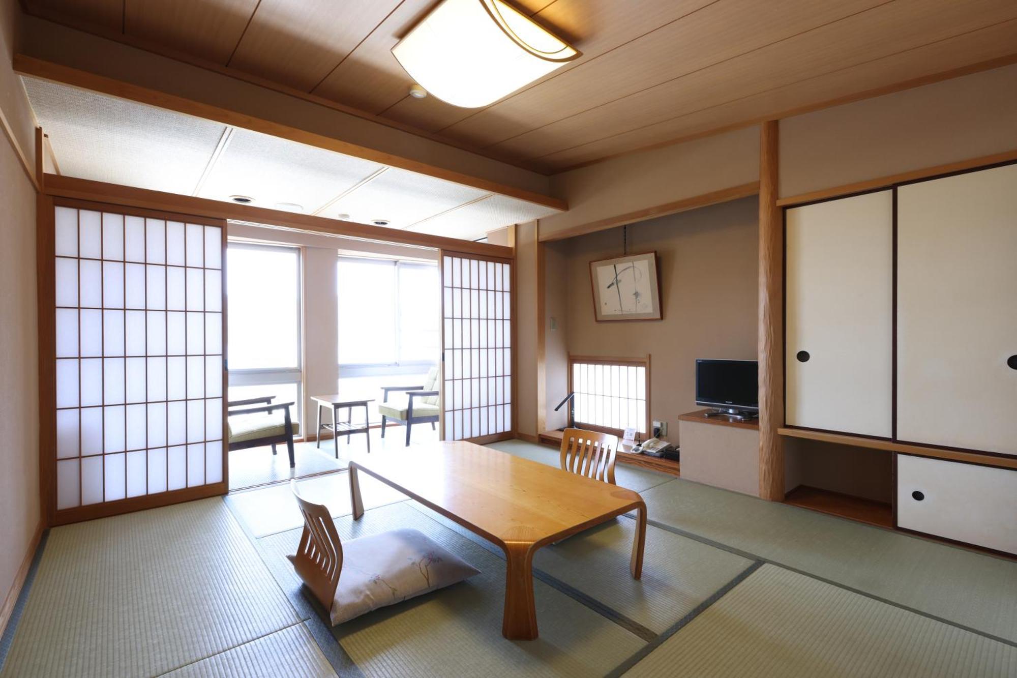 Miyahama Grand Hotel Hatsukaichi Esterno foto